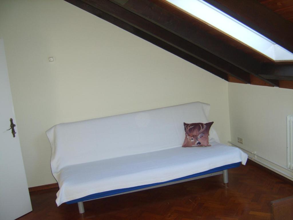 Garden Apartment room 6